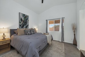 3 soverom, strykejern/-brett, wi-fi og sengetøy
