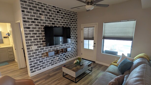 Living area - Modern Downtown Condo- 10 minutes walk to Downtown Phoenix (Phoenix)