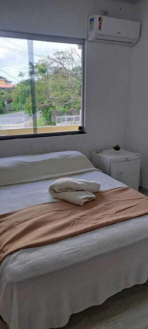 Iron/ironing board, free WiFi, bed sheets