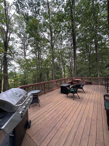 The Green Glade Family Glamping Cabin Near Gettysburg & Trails