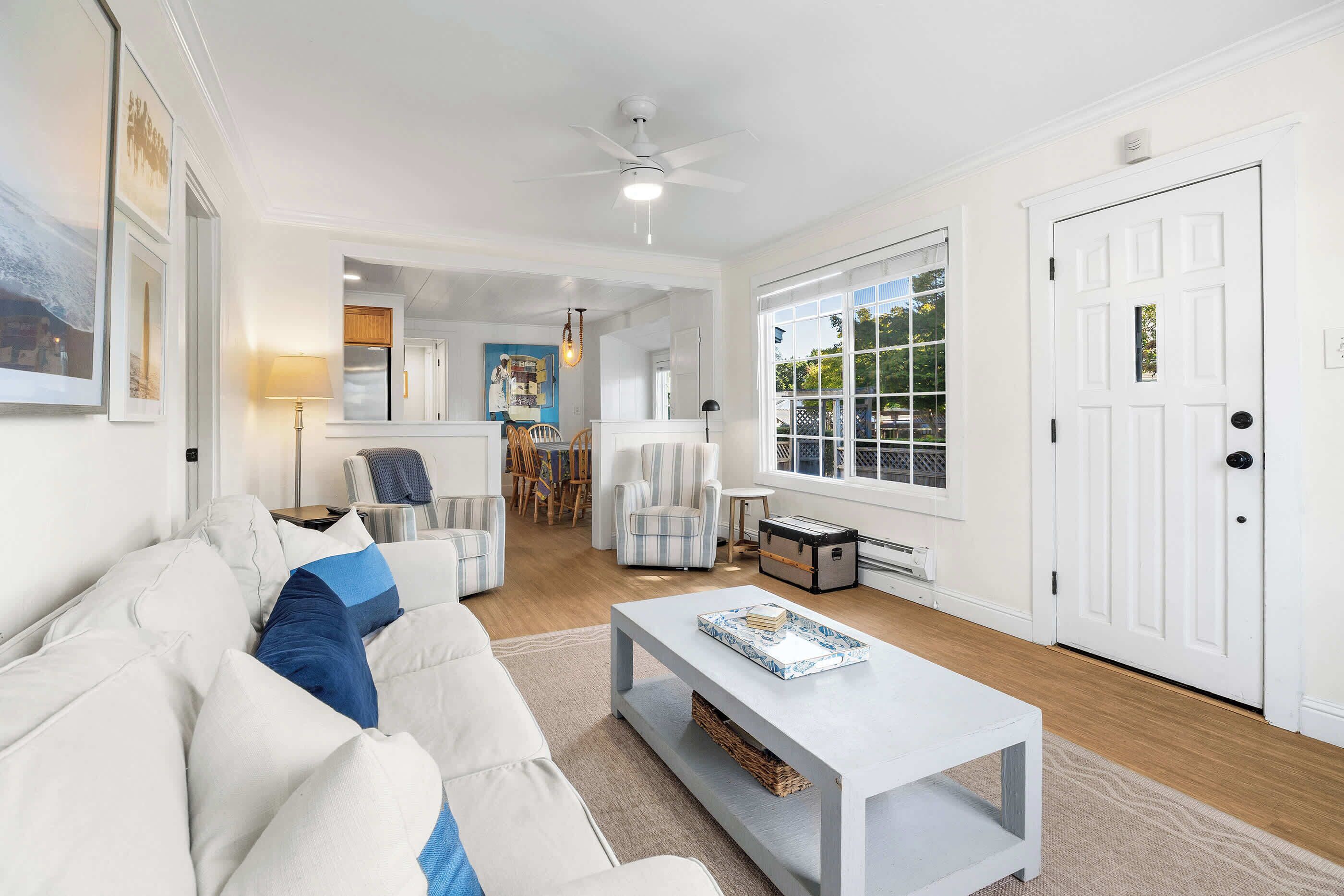 Televisión y oficina 