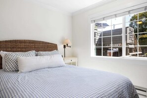 3 soverom, skrivebord, strykejern/-brett og wi-fi