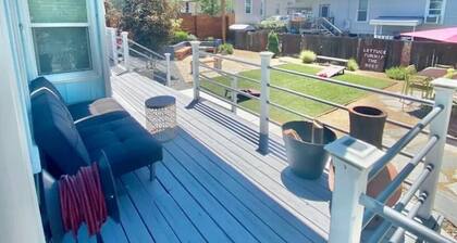 Reno`s Getaway- King Bed, Hot Tub, Lovely Yard