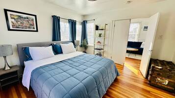 2 habitaciones, escritorio, tabla de planchar con plancha y wifi