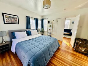 2 bedrooms, desk, iron/ironing board, WiFi