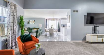 Modern Comfort Loves Park • Stylish 3BR Getaway
