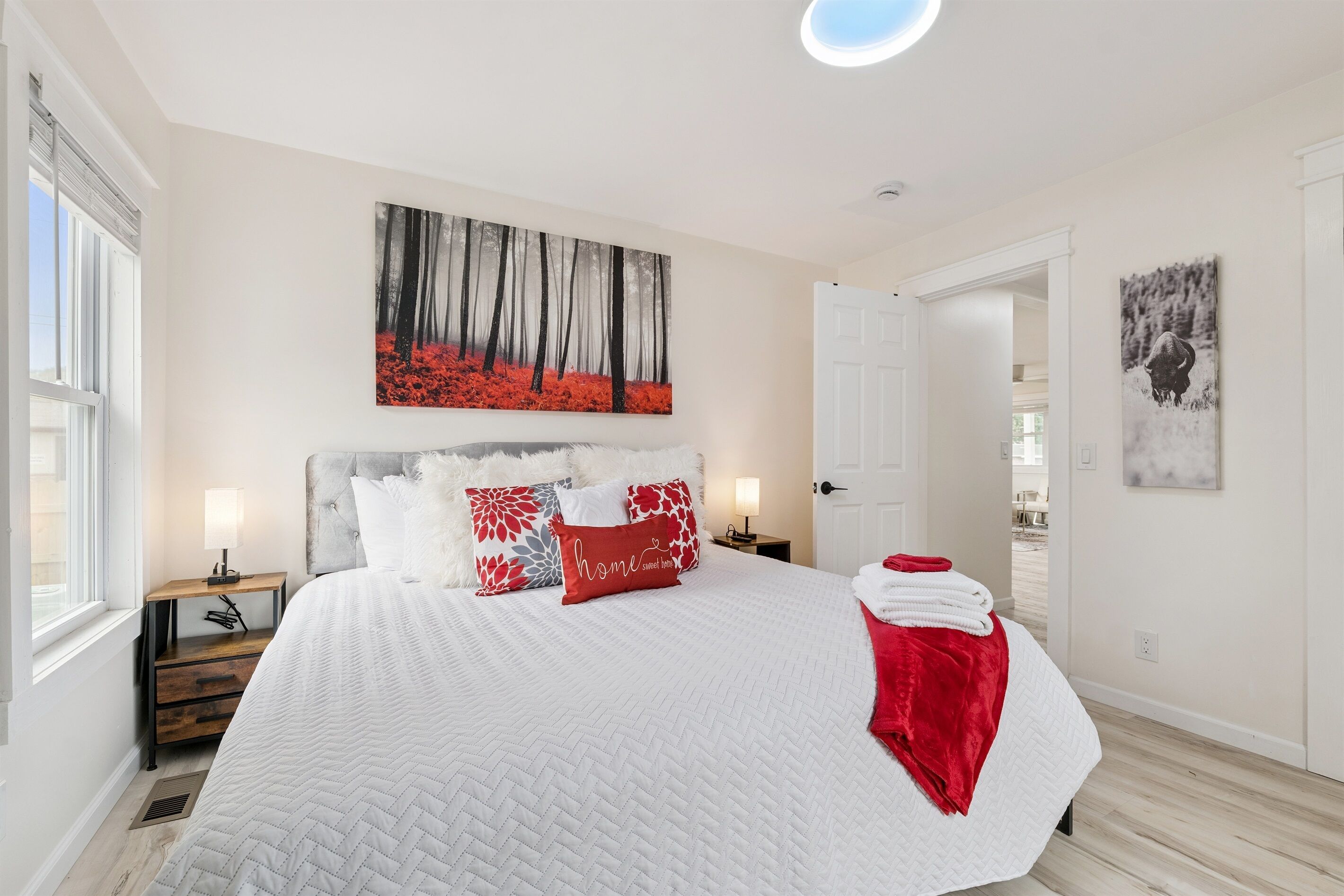 4 chambres, fer et planche à repasser, accès au Wi-Fi (inclus)