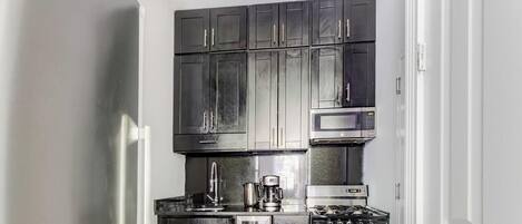 Frigorífic, microones, forn i placa de cuina