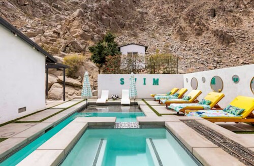 Spacious 4-bedroom house with fitness room and Pool in fabulous La Quinta