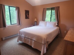 Room - Hike Mt. Lemmon Cabin, 2 bedrooms, plus loft sleeping space (Summerhaven)