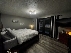 2 عدّة غرف نوم وواي فاي وملاءات أسرّة