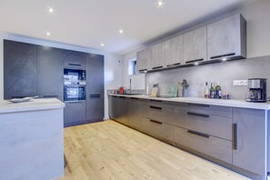 Fridge, oven, dishwasher, toaster