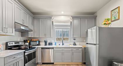 Excellent location/near Disney/Universal Studios/8BR/4.5BA/quiet/beautiful