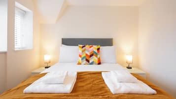2 bedrooms, iron/ironing board, Internet, bed sheets