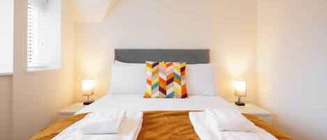 2 habitaciones, tabla de planchar con plancha y acceso a internet