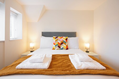 5 Royal Apartments, Private Parking, Fast WIFI