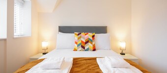 5 Royal Apartments, Private Parking, Fast WIFI