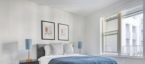 2 makuuhuonetta, silitysrauta/-lauta, Wi-Fi, vuodevaatteet