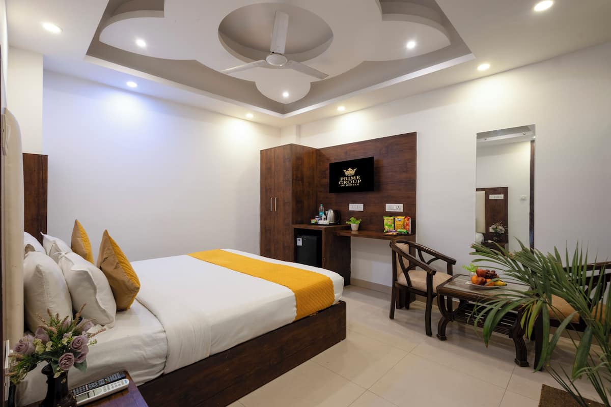 Premium bedding, pillowtop beds, laptop workspace, free WiFi