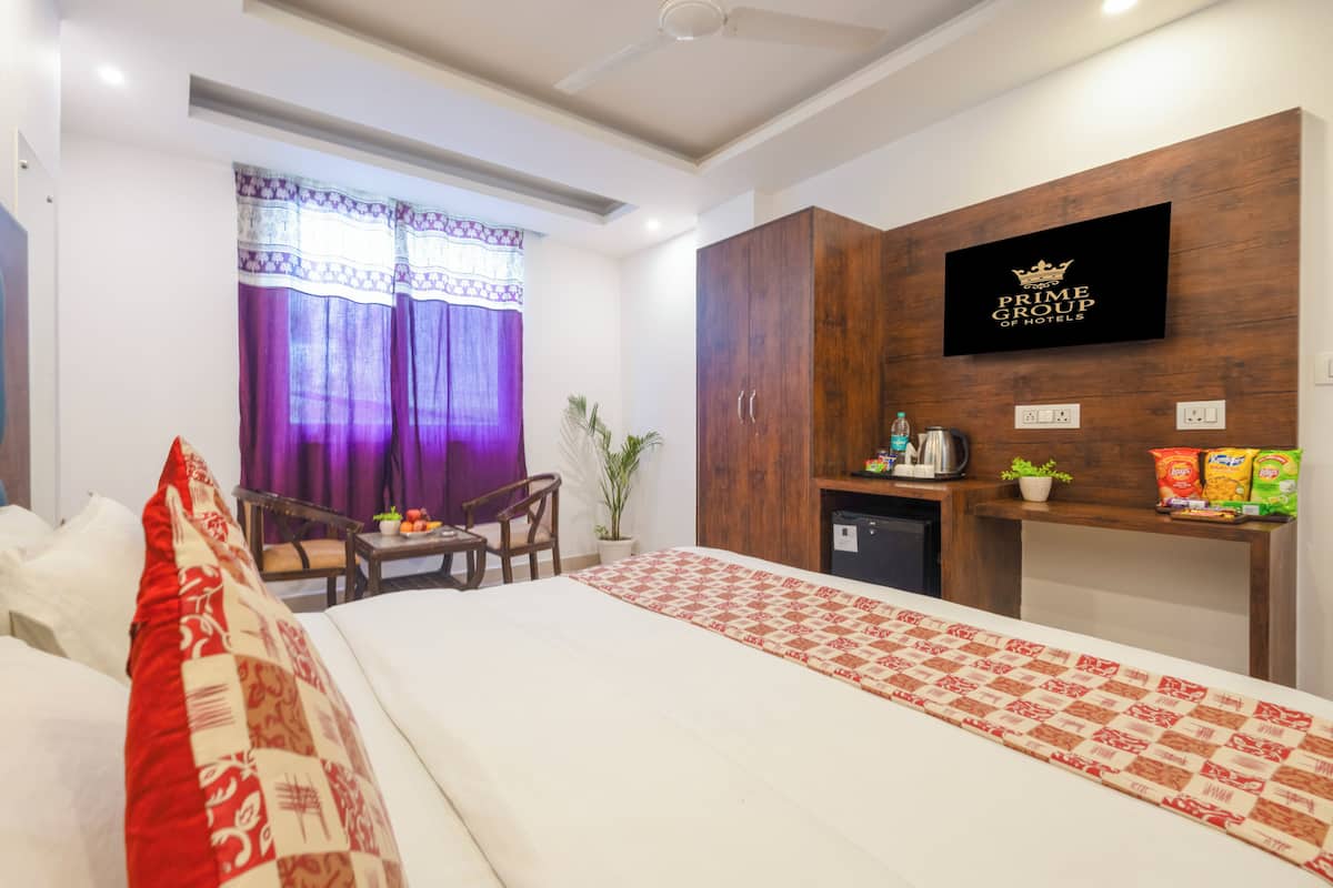 Premium bedding, pillowtop beds, laptop workspace, free WiFi