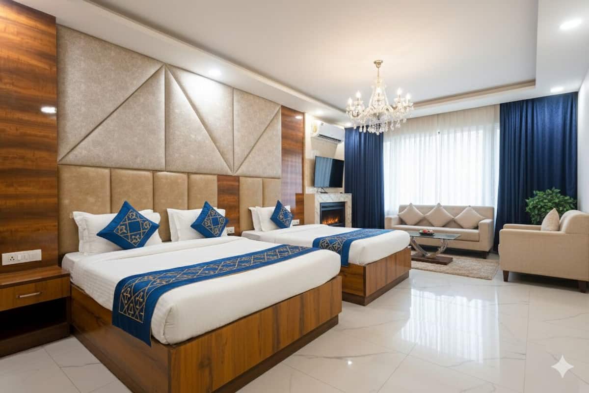 Family Room, Balcony, City View