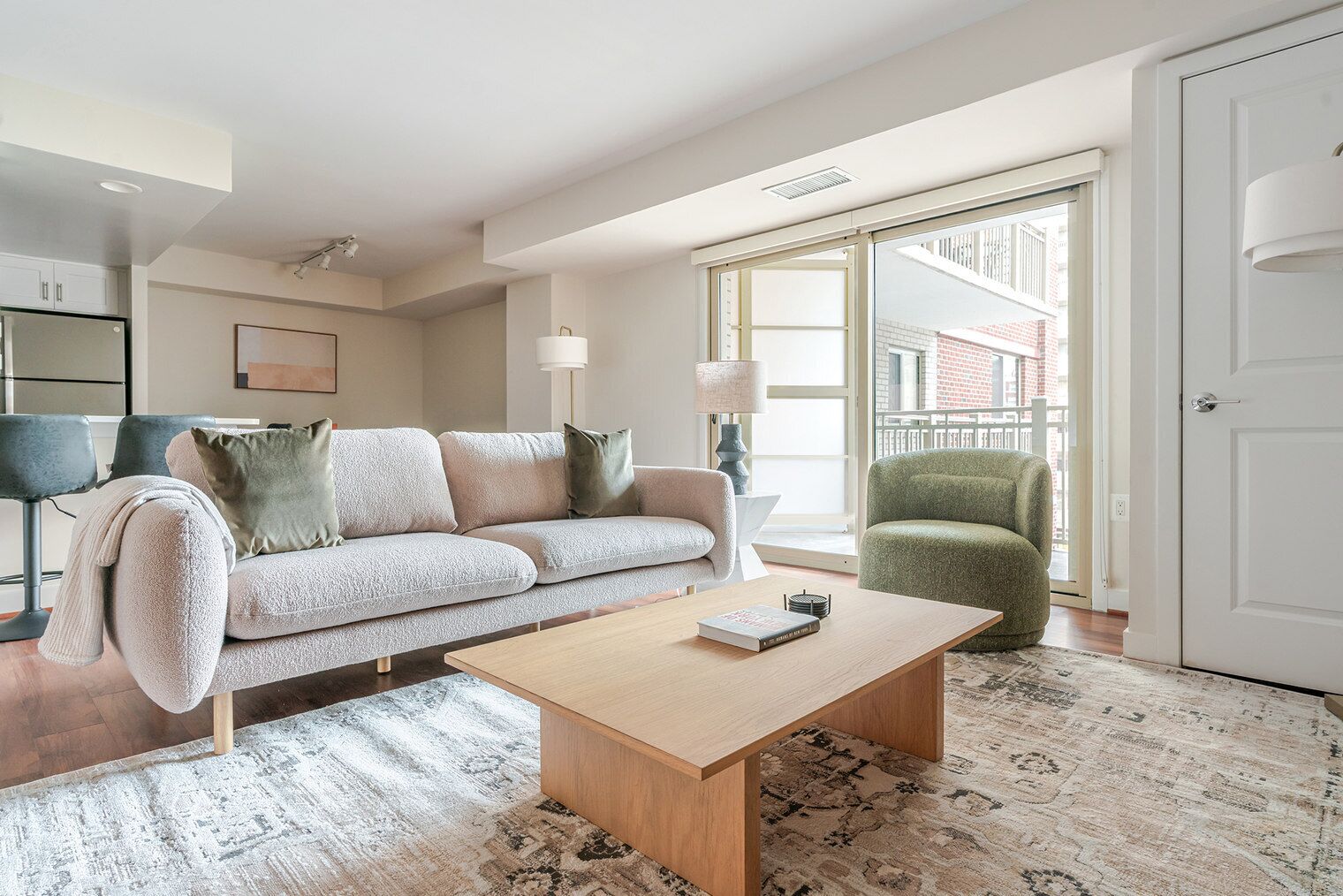 テレビ、ステレオ