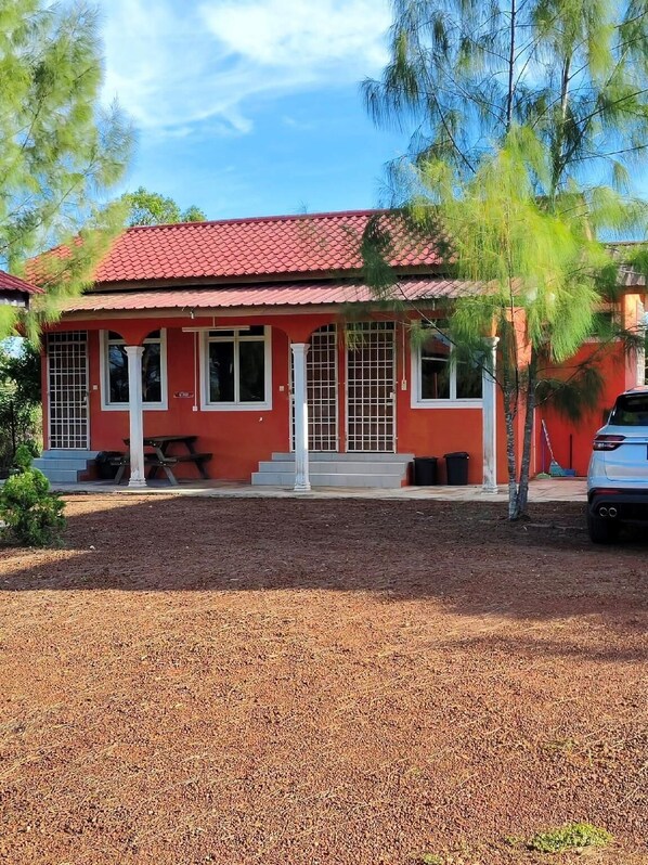 Desk, laptop workspace, free WiFi