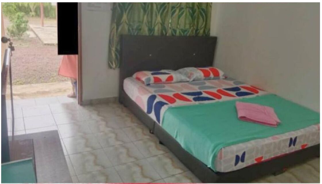 Desk, laptop workspace, free WiFi, bed sheets