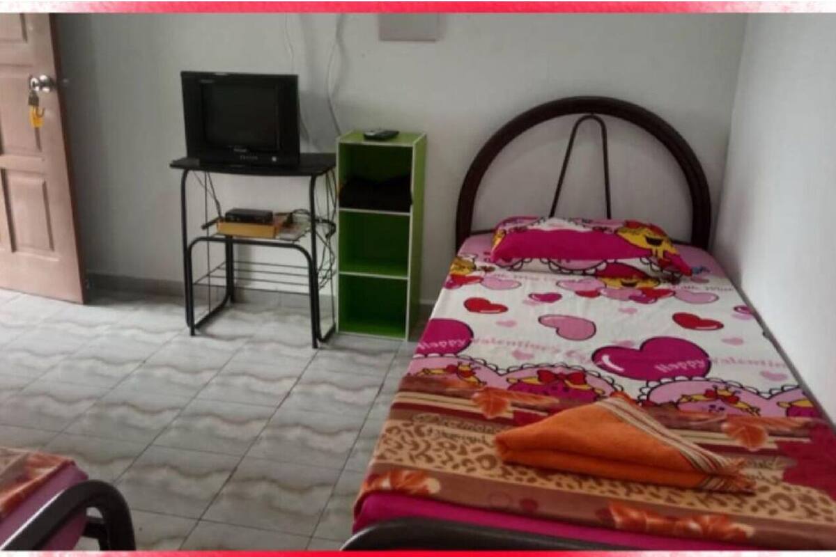 Een bureau, een laptopwerkplek, gratis wifi