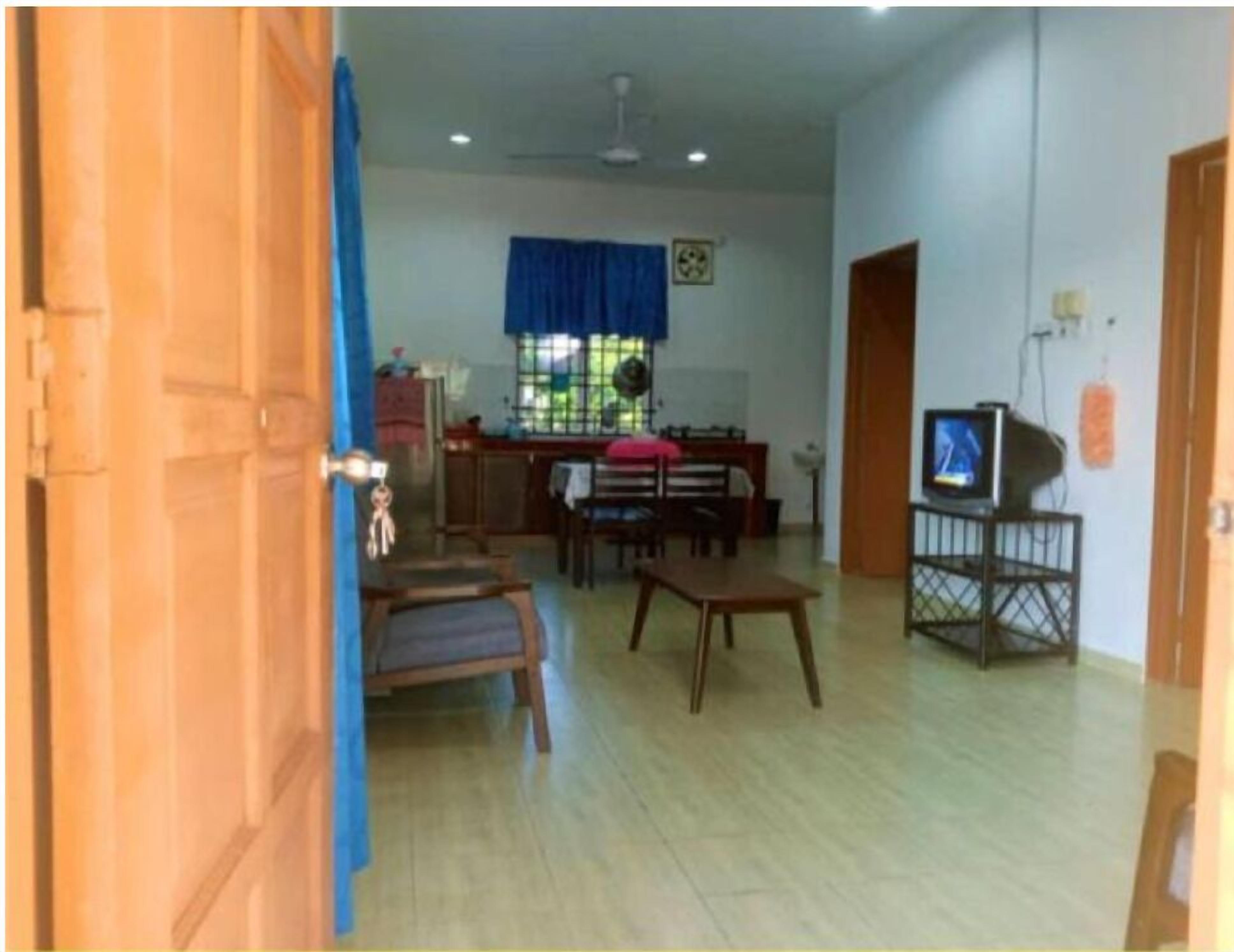 32-inch LED TV with satellite channels