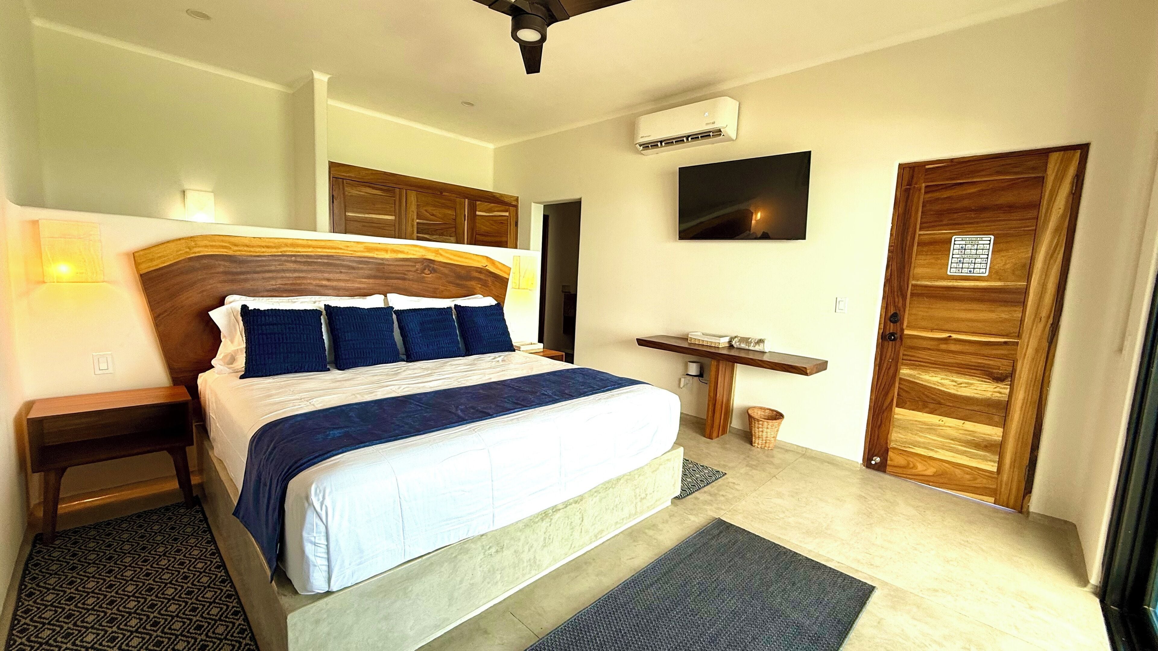 Standard Double Room, Lanai, Sea View | Hypo-allergenic bedding, down comforters, Tempur-Pedic beds