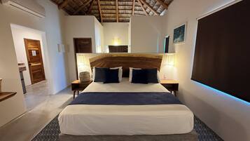 Superior Double Room, Lanai, Sea View | Hypo-allergenic bedding, down comforters, Tempur-Pedic beds