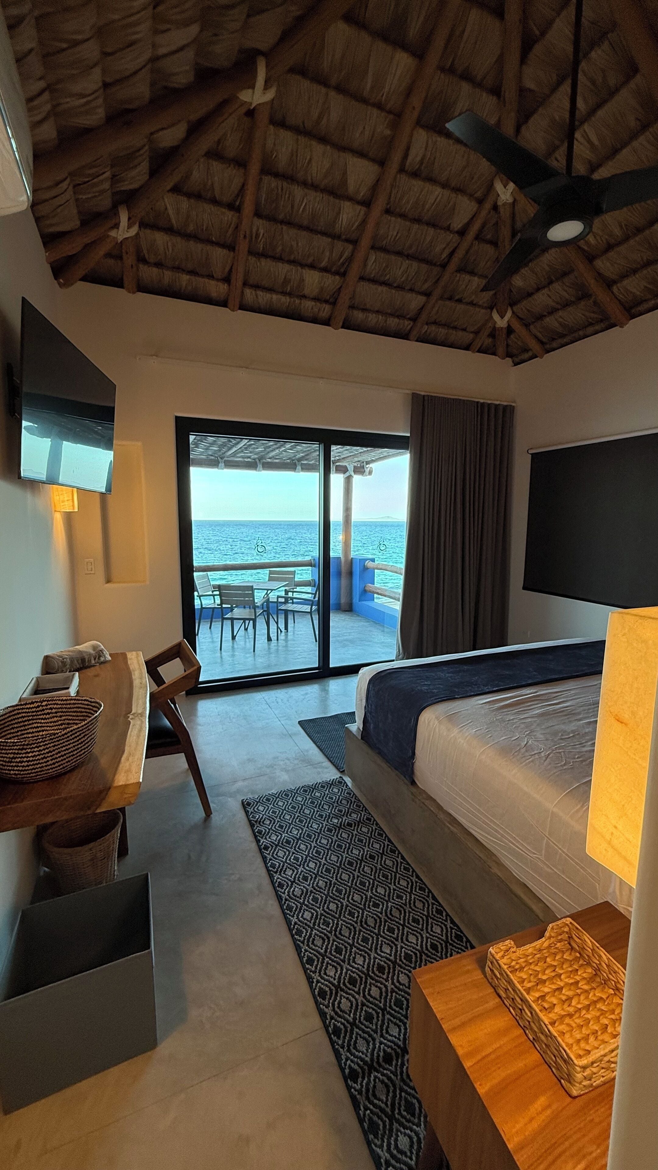 Superior Double Room, Lanai, Sea View | Hypo-allergenic bedding, down comforters, Tempur-Pedic beds