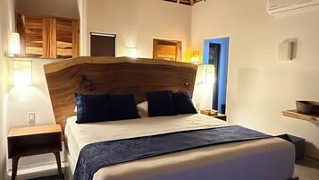 高級雙人房, 夏威夷式陽台, 海景 | 低過敏寢具、羽絨被、Tempur-Pedic 床墊、客房內保險箱