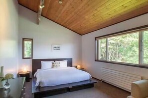 4 bedrooms, WiFi, bed sheets