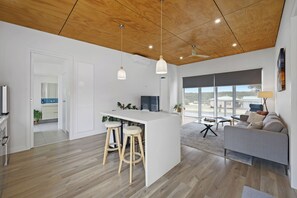Villa, Balkon, Gartenblick | Wohnbereich