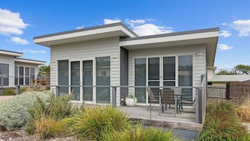 Villa, Balcony, Garden View | Blackout curtains, iron/ironing board, free WiFi, bed sheets