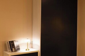 Room - Signy House Premier 1 (Ho Chi Minh City)