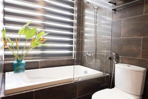 Room - Signy House Premier 1 (Ho Chi Minh City)