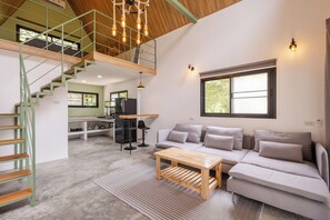 Loft, balkon, uitzicht op tuin | Woonruimte