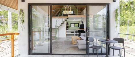 Loft, balkon, uitzicht op tuin | Balkon