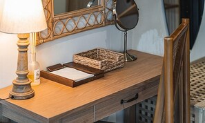 Decoración personalizada, muebles diferentes y wifi gratis 