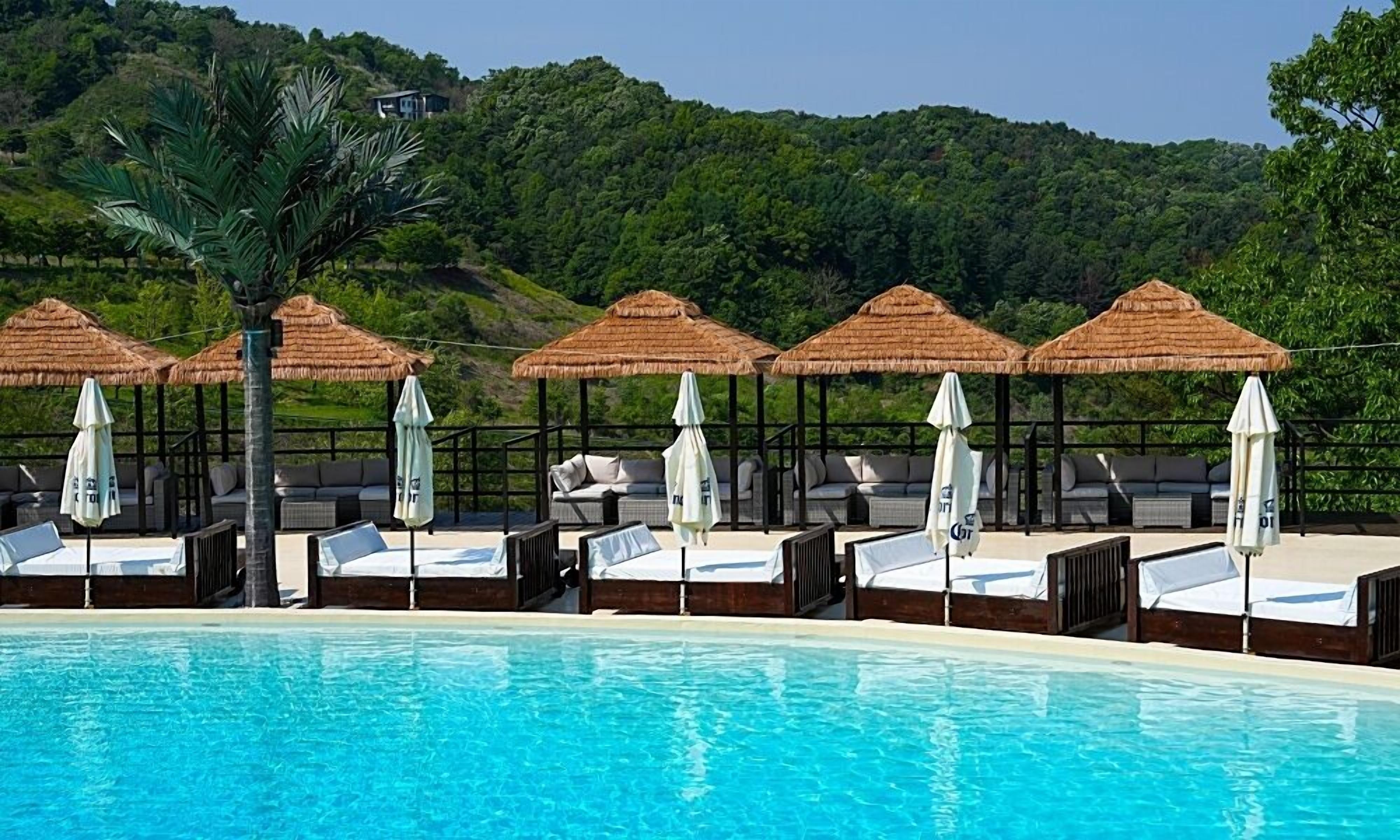 Seasonal outdoor pool