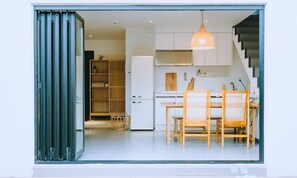 Studio | Individually decorated, individually furnished, free WiFi, bed sheets