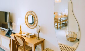 Decoración individual, mobiliario individual, wifi gratis y ropa de cama