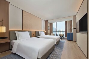 Down comforters, minibar, in-room safe, desk