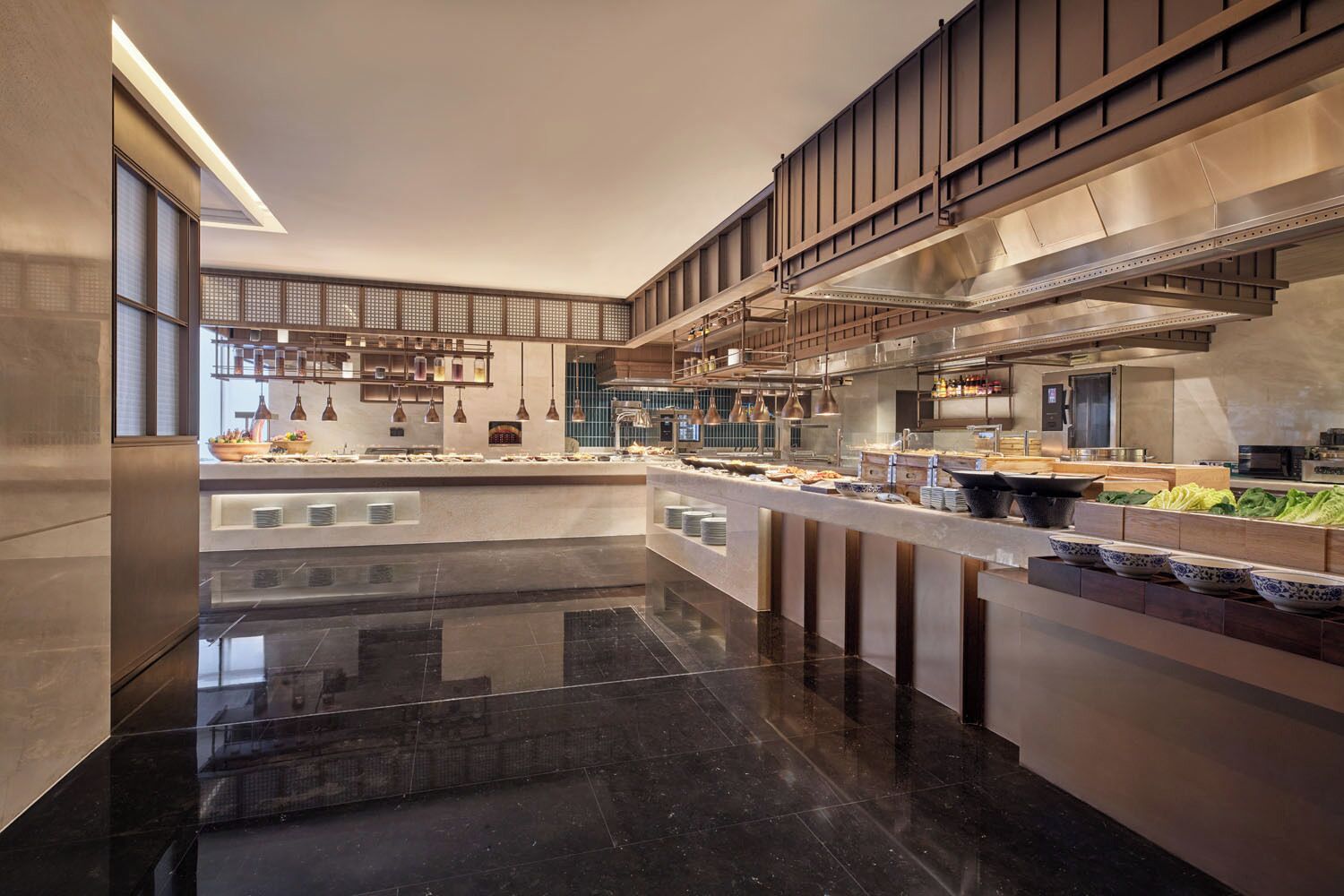 Daily buffet breakfast (CNY 168 per person)