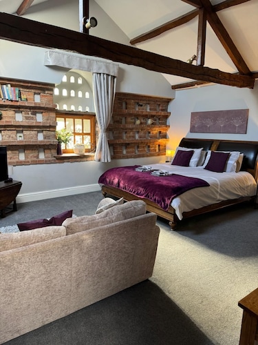 Studio 3B, The Carriage House.