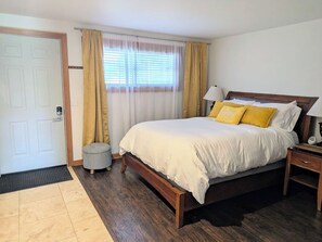 1 bedroom, iron/ironing board, travel cot, free WiFi