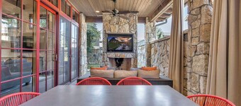 Lake Travis Cottage | Hot Tub | Pickleball | BBQ